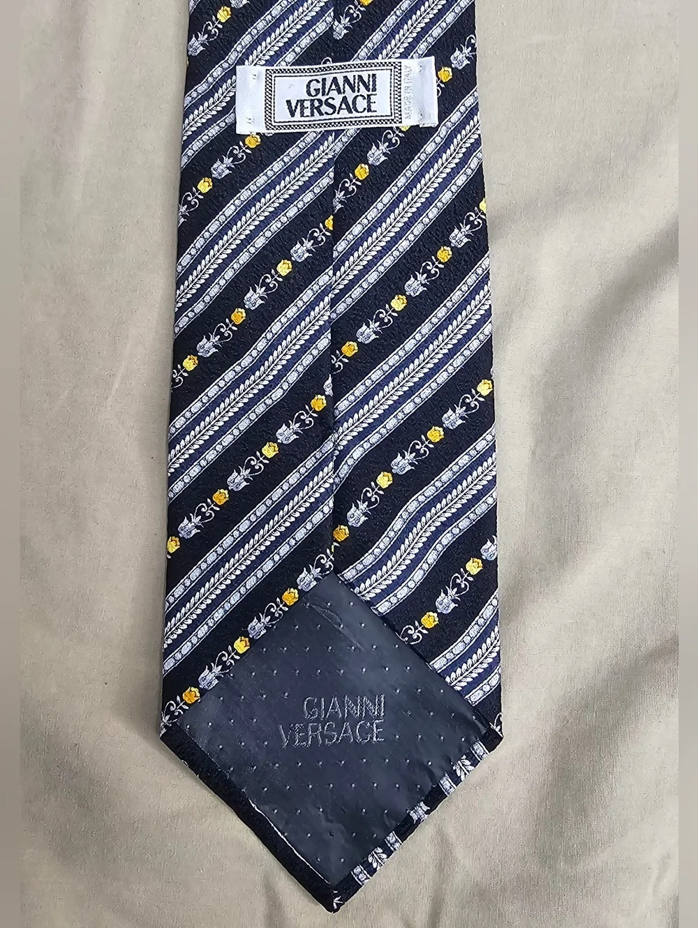 Gianni Versace Men's 100% Silk Tie Black Silver Gold Medusa Floral Italy
